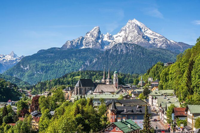 Eagle's Nest and Hallstatt Private Tour from Salzburg - Hallstatt in real time: 2 hours for the classics and the waterfall