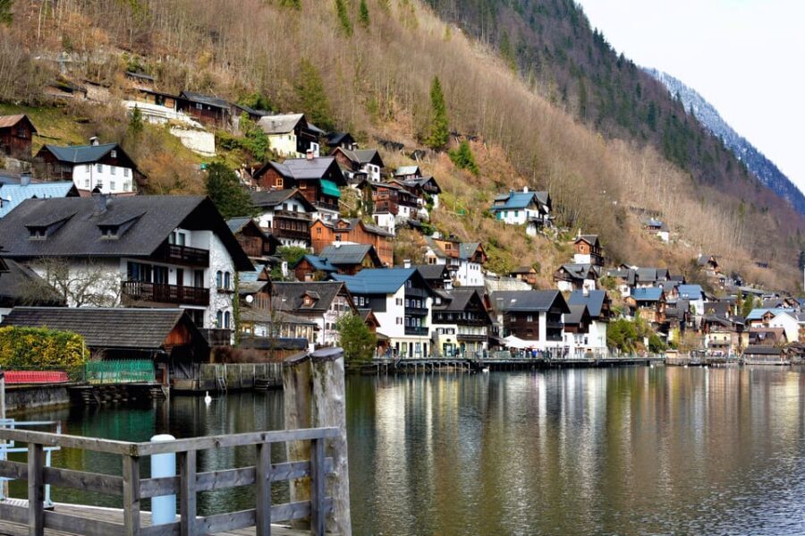 From Salzburg: Hallstatt, St.Gilgen & St. Wolfgang Day Trip - Hallstatt: your 3-hour lakeside base and what to prioritize