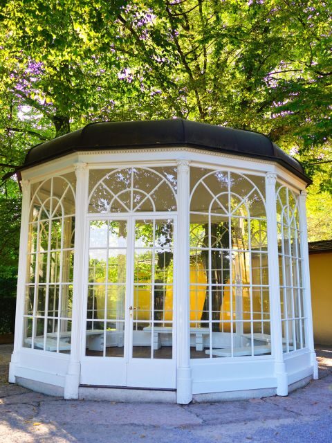 Original Sound of Music Tour & Edelweiss Cooking Class - Lake Wolfgang and Mondsee: where the aisle becomes a landmark