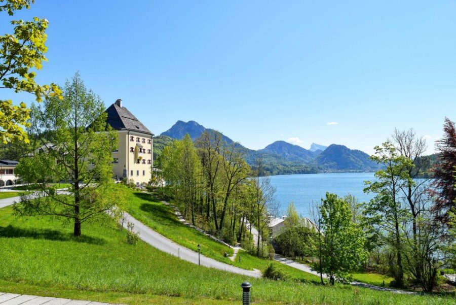 Private Hallstatt Full-Day Tour - Along Lake Wolfgang to Bad Ischl: Stories From the Road