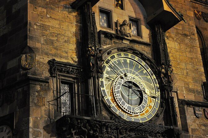 Private Scenic Transfer from Salzburg to Prague with 4h of Sightseeing - Timing and what “8 hours approx.” really means for your day