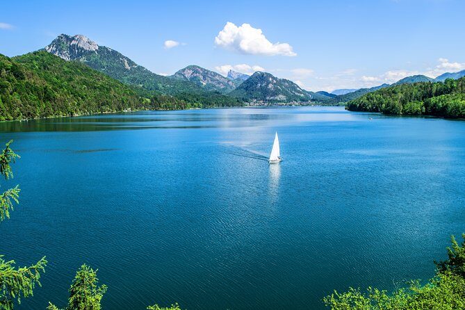 Private Tour Eagle's Nest, Berchtesgaden, Waterfalls, Lake Fuschl - Berchtesgaden town center: lunch time and Bavarian rhythm