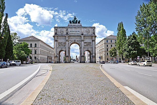 Private Transfer from Salzburg to Munich with 2 hours for sightseeing - Vehicles and Passenger Comfort: What to Expect in the Car