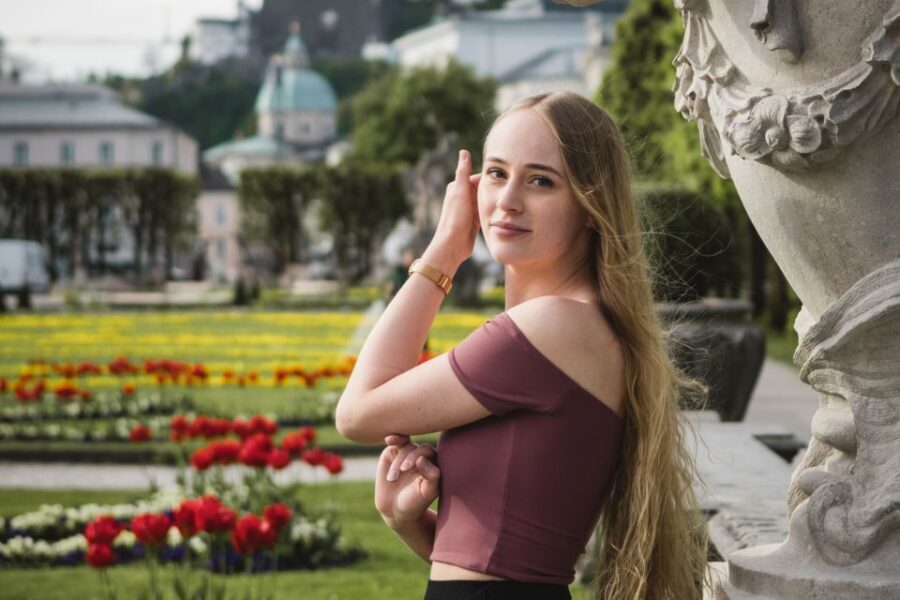 Salzburg: 2-Hour Guided Walking Tour with a Photographer - Mirabell Palace Entrance to Baroque Gardens: A Calm Start With Instant Visual Payoff