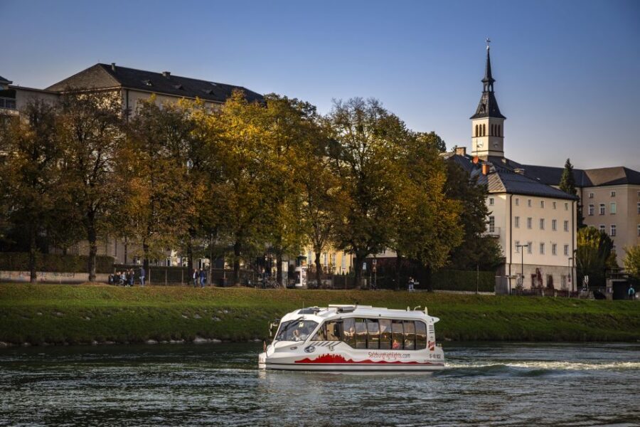 Salzburg: Amphibious Splash Tour on Land & on Water - Splashdown on the Salzach: seeing Salzburg from street level to river views