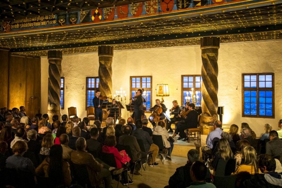 Salzburg: Best of Mozart Fortress Concert - Dress code and comfort: small rules that affect your night