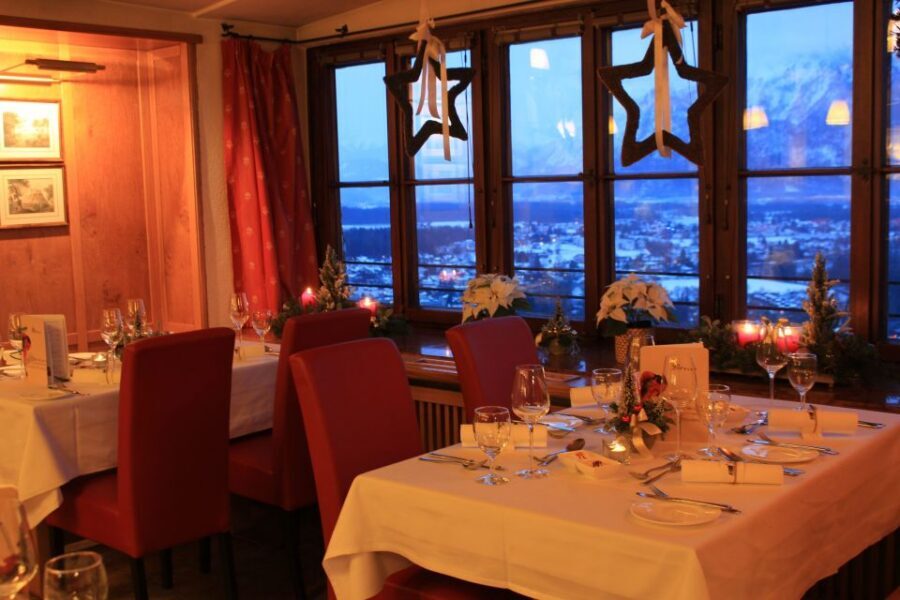 Salzburg: Christmas/Advent Concert & Dinner - Dinner with two menus: Classic vs VIP (what you’ll actually eat)