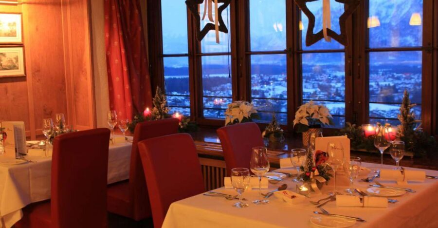 Salzburg: Christmas/Advent Concert & Dinner - How the evening flows: funicular, dinner, concert (with exact times)