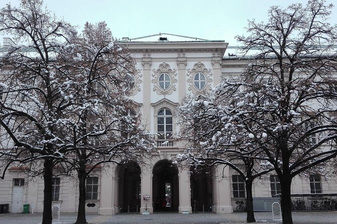 Salzburg: Christmas Concert at Mirabell Palace - Your timing and where to meet: Mirabellplatz 4 at 11:00
