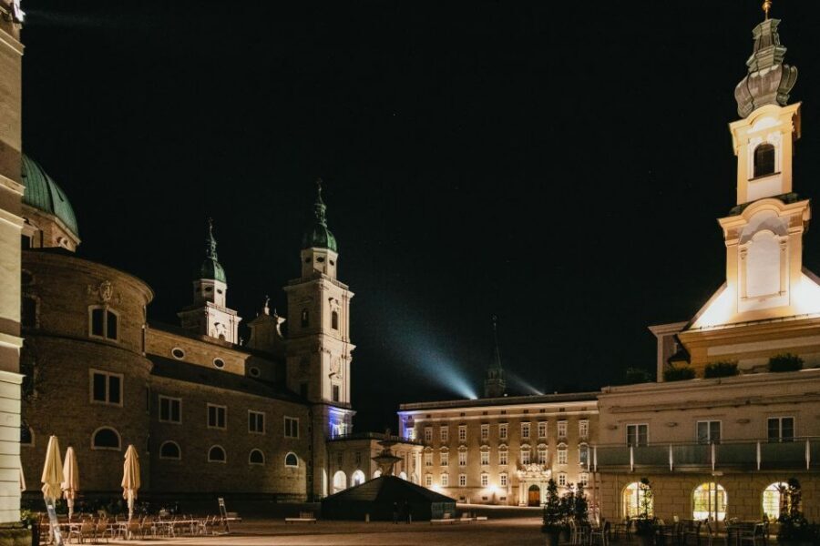 Salzburg: Dark History Tour - Is this tour scary, educational, or both?