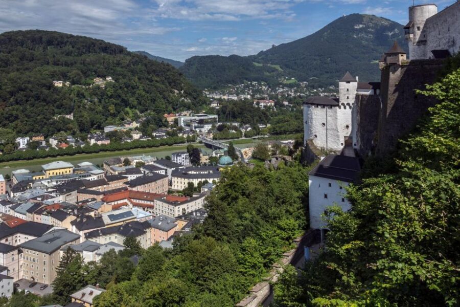 Salzburg: Express Walk with a Local in 60 minutes - Who this Salzburg express walk is for