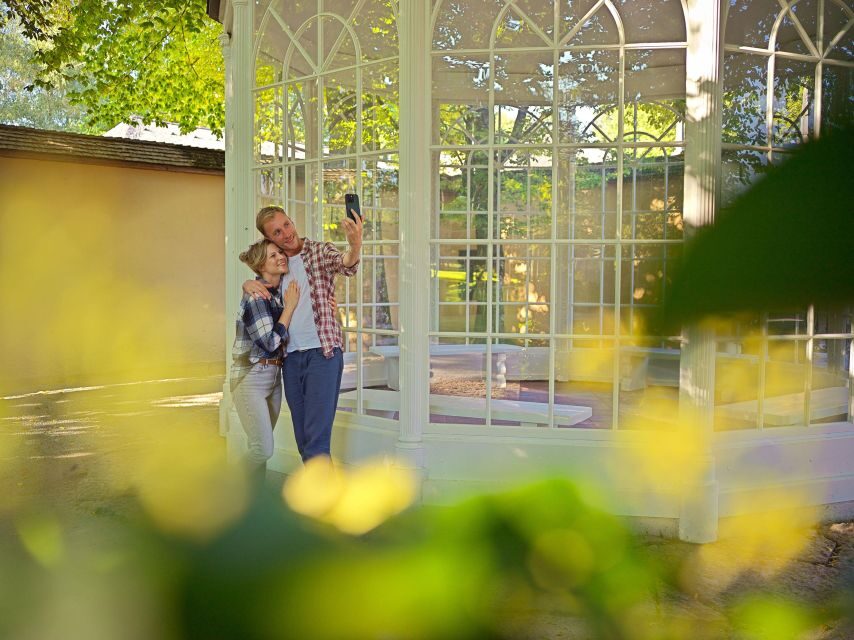 Salzburg: Hallstatt and Sound of Music Tour - The Original Sound of Music Tour: Salzburg Film Stops and City Stories