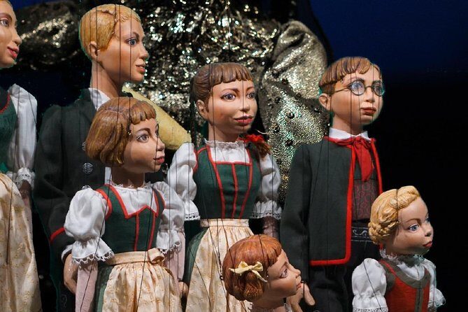 Salzburg Marionette Theatre: Highlights-The Magic of Marionettes (30 min. show) - The real magic: watching puppeteers control movement and nuance