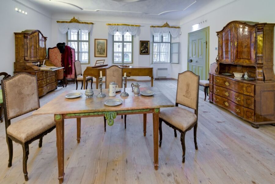 Salzburg Old Town, Fortress, Cathedral Private Walking Tour - Who should book this tour