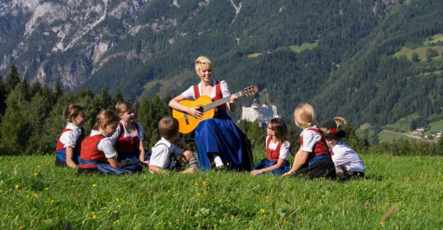 Salzburg: Private Eagle's Nest and the Sound of Music Tour - Key highlights that make this tour work