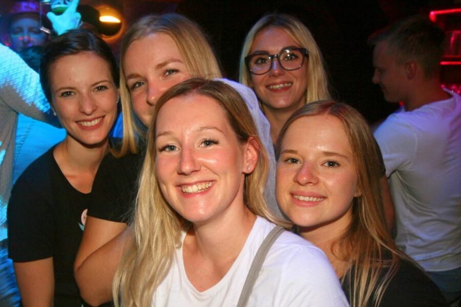 Salzburg: Pubcrawl Tour through best Bars and Clubs in Town - Salzburg Nightlife Works Best When Someone Handles the Moving Parts