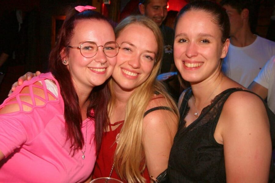 Salzburg: Pubcrawl Tour through best Bars and Clubs in Town - Should You Book the Salzburg Pub Crawl?
