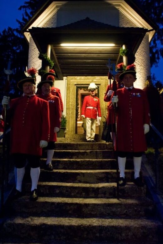 Silent Night Oberndorf Christmas Eve Tour from Salzburg - Oberndorf Chapel: Where Silent Night Takes Center Stage