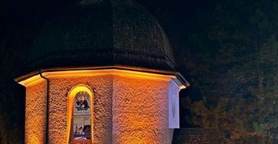 Silent Night Oberndorf Christmas Eve Tour from Salzburg - Meeting Point in Salzburg: Where to Start Without Stress