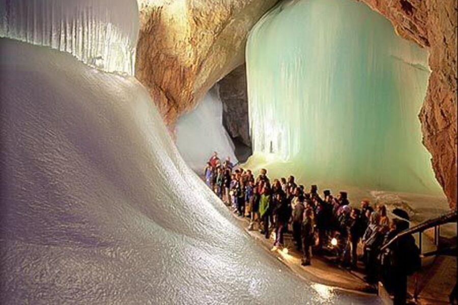 Werfen Ice Caves Private Tour - From Salzburg pickup to the gondola: how the day actually runs